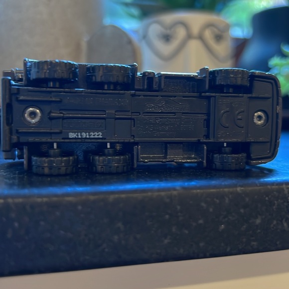 Volvo Dump Truck - Picture 8 of 8